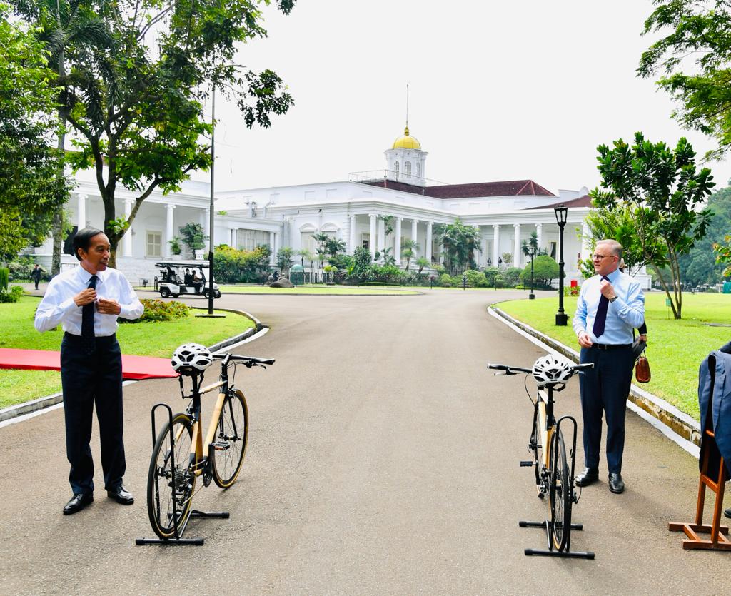 Bamboo bike diplomacy between Indonesia and Australia