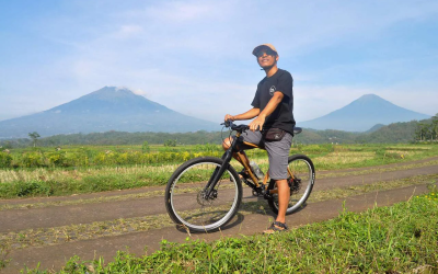 Indonesian designer’s wheels behind bamboo bike bromance between Jokowi, Albanese